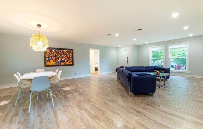 Building Photo - 4715 Carsonhill Dr