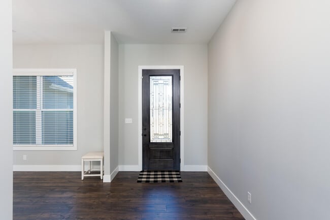 Building Photo - 4914 Glide Cv