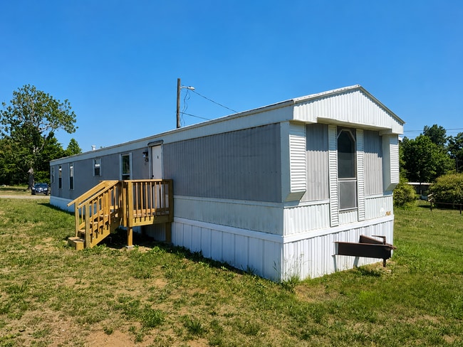 Building Photo - 139 Anna Ln