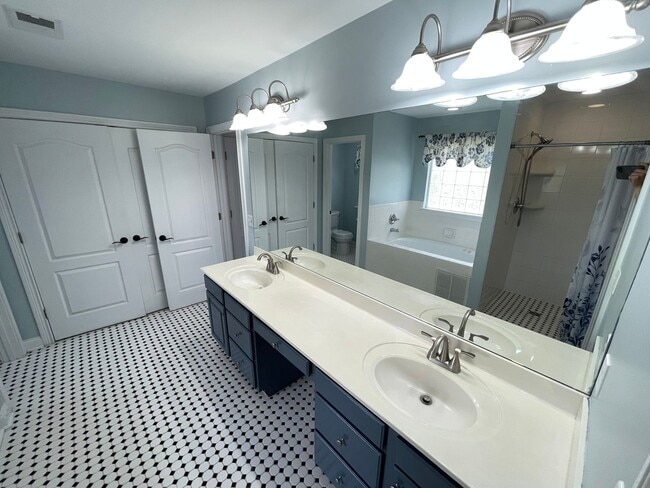 Building Photo - Remarkable East Jefferson Home For Rent