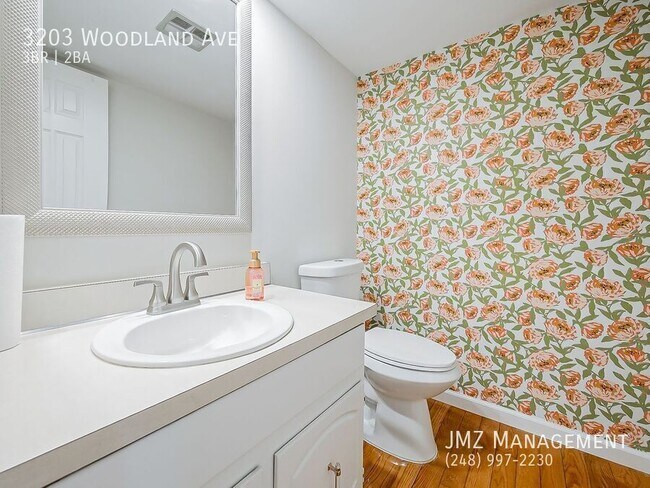 Building Photo - 3203 Woodland Ave