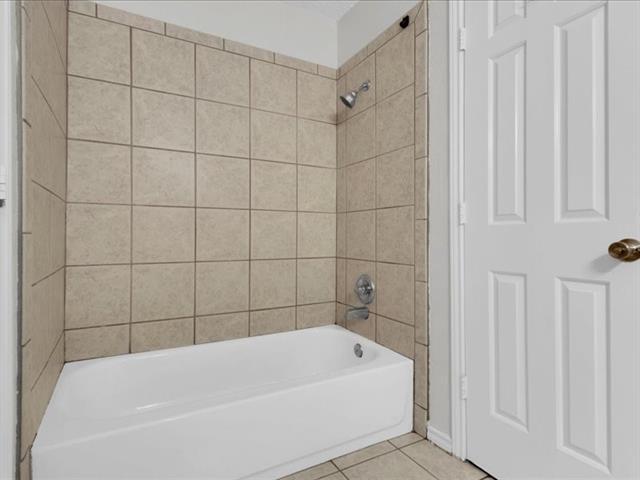 Building Photo - 1005 Vedral Pl