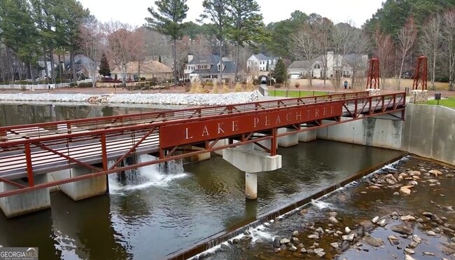 Building Photo - 3042 State St