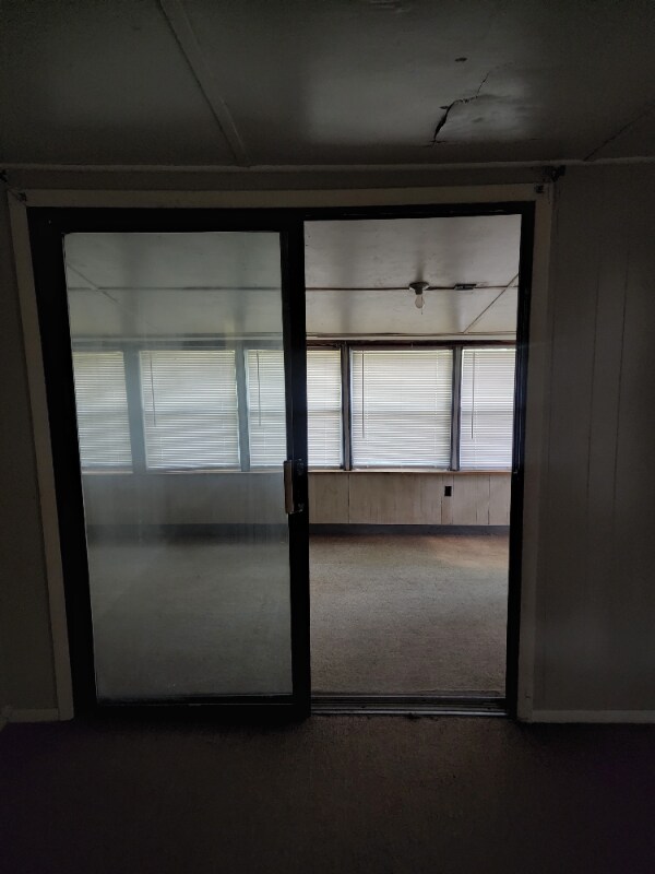 Building Photo - 504 S Martin St