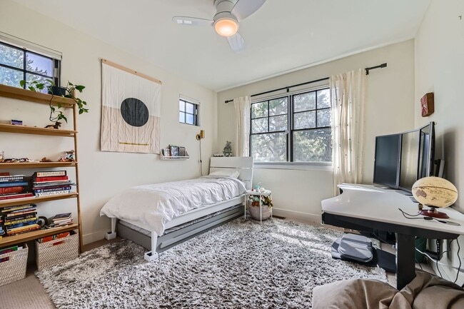 Building Photo - Refined Boulder Living - Furnished 5BDR Gem