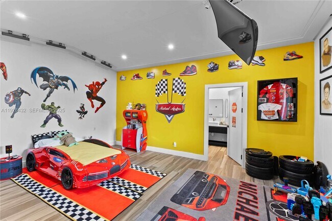 Building Photo - 9040 SW 110th Ave