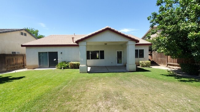 Building Photo - 11015 Claro De Luna Dr