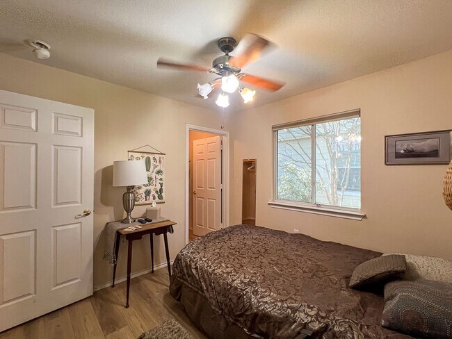 Building Photo - Fully Furnished South Austin Home - Rivers...