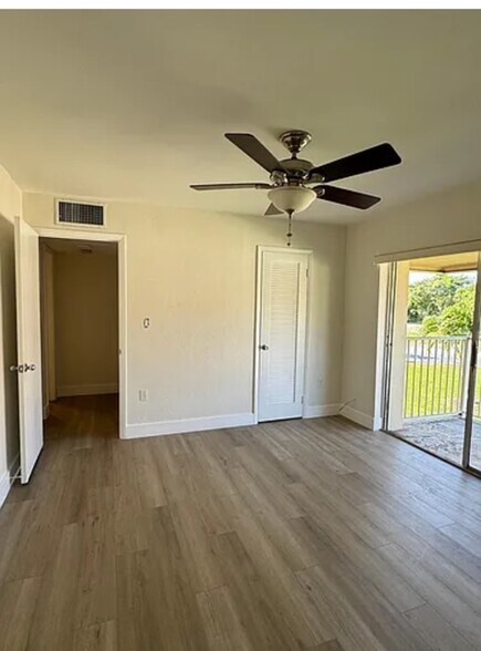 Building Photo - 5325 SW 77th Ct
