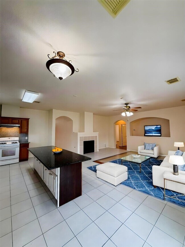 Building Photo - 2019 Bluffton Ln