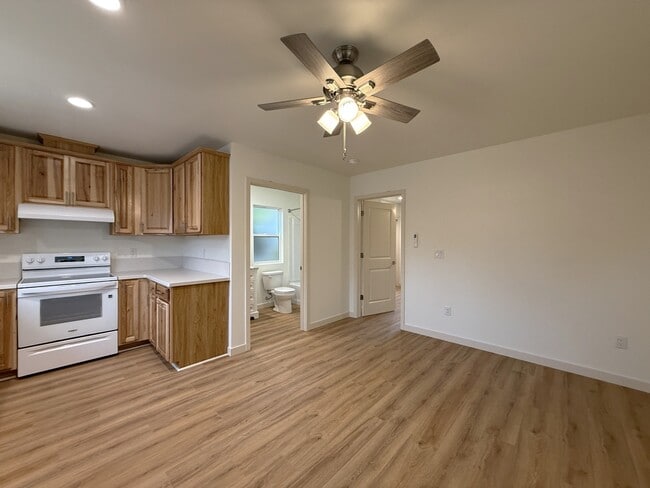 Building Photo - 535 W 1st Ave