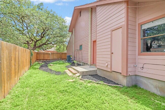 Building Photo - 14216 Indian Woods