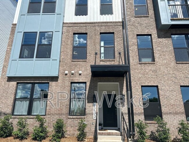 Building Photo - 1233 S Blount St