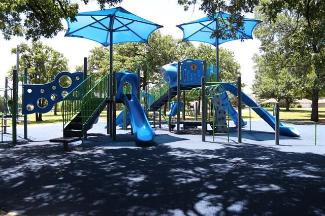 Building Photo - 500 Evergreen Dr