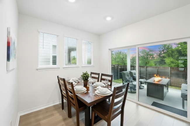 Building Photo - 4808 Plum Peach Bend