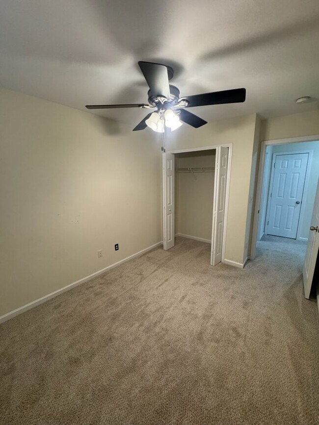 Building Photo - 3BR Townhome • In-Unit W/D • Trash Included in Fort Mill