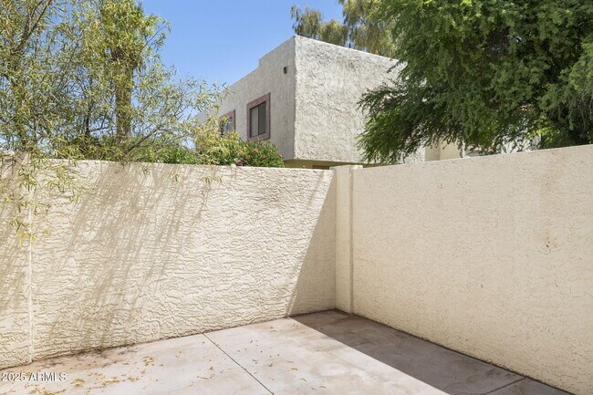 Building Photo - 6013 N 79th St