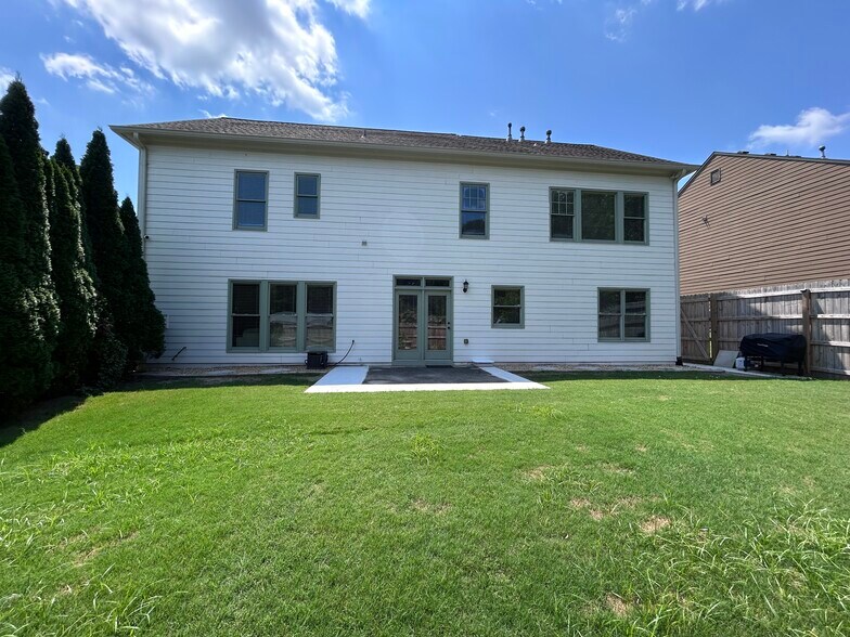 Backyard 2 - 5006 Groover Dr SE