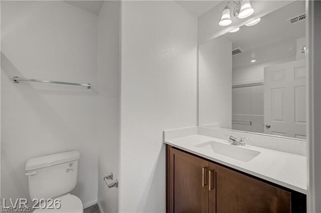 Building Photo - 634 Bellus Pl