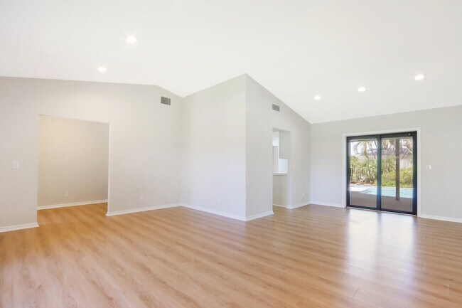 Building Photo - 85 Hickory Hill Rd