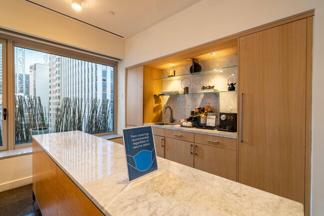 Building Photo - 84 William St