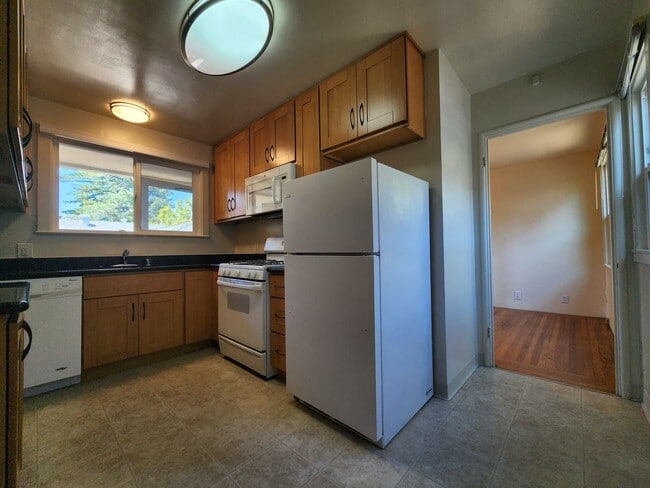 Building Photo - Luxurious Downtown Palo Alto Living - Top ...