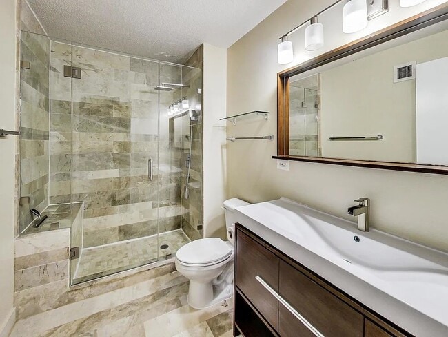 Building Photo - 2 E Erie St