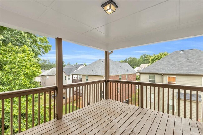 Building Photo - 3295 Carrick Rd