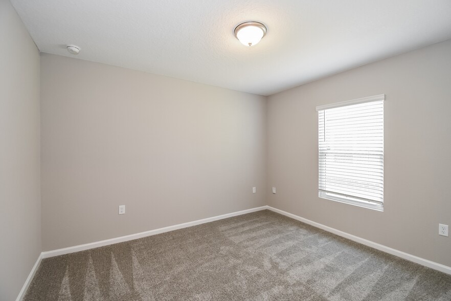 Building Photo - 7355 New Mdws Ct