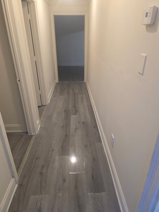 Building Photo - 140 Ambroise St