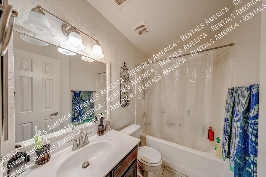 Building Photo - 9123 N 68th Dr