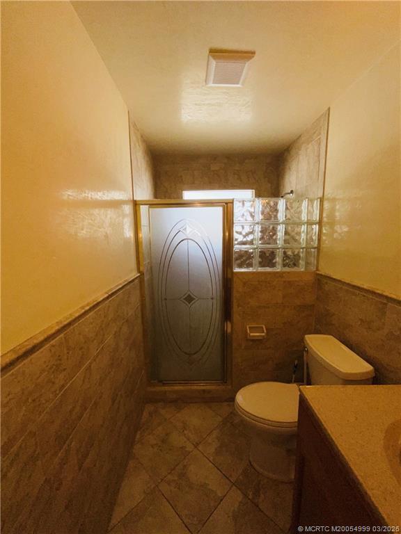 Building Photo - 2061 NE Hoya Calle