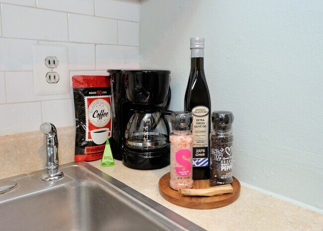 Building Photo - 400 W 36th St.