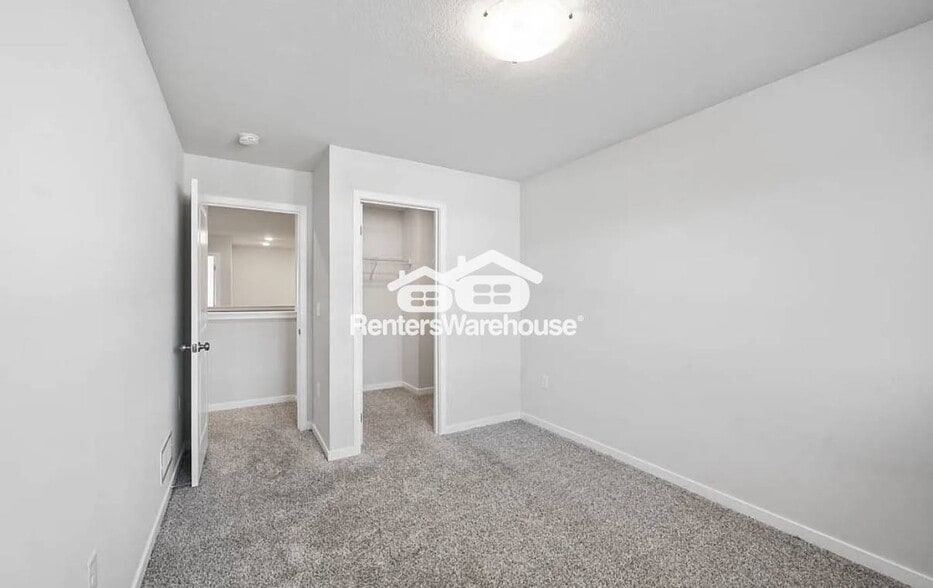 Building Photo - 3620 NE Marissa Ln