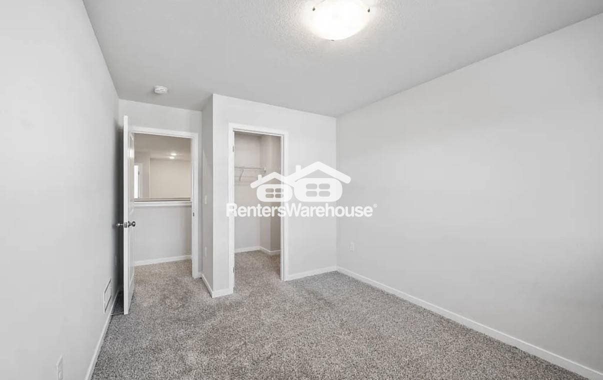 Building Photo - 3622 NE Kara Ln