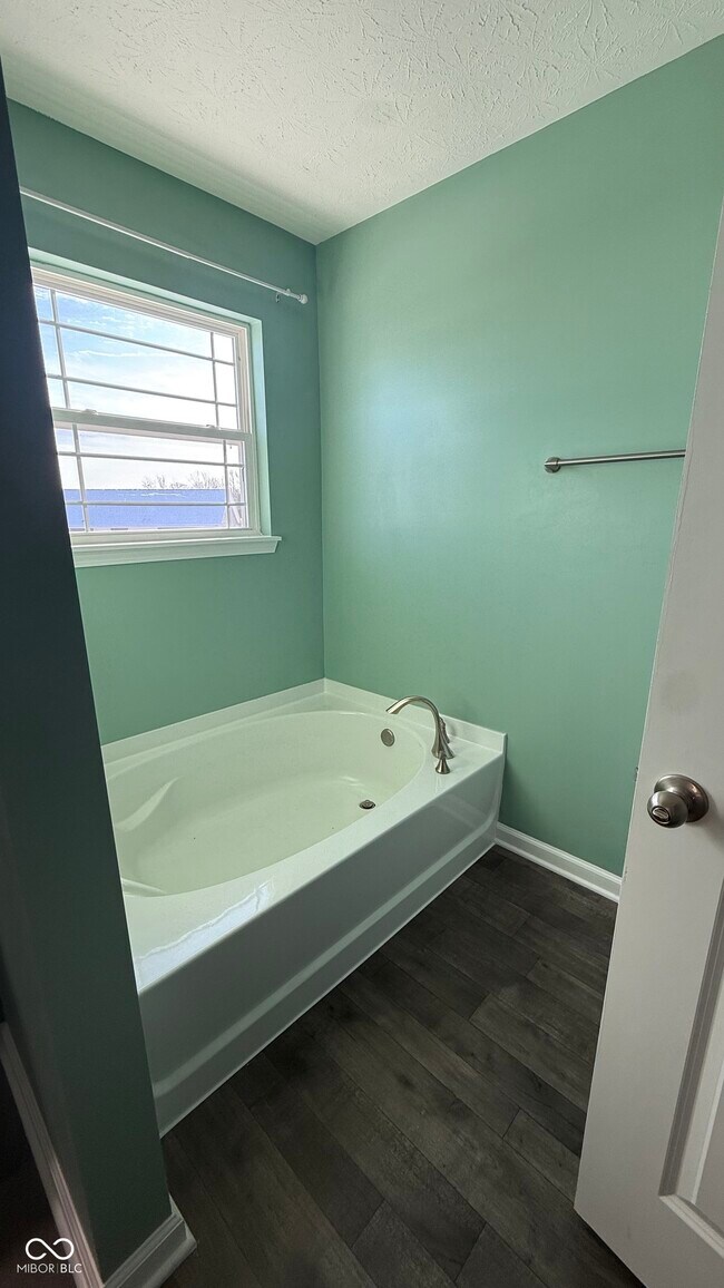 Building Photo - 6923 Bryant Pl