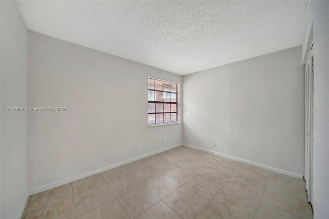 Building Photo - 204 Congressional Way