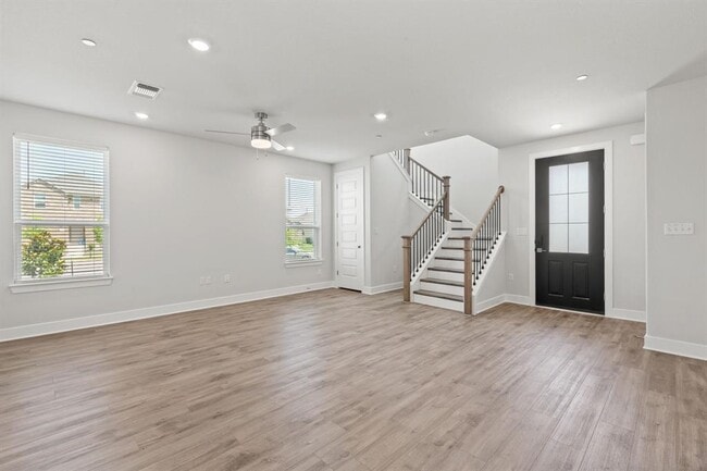 Building Photo - 213 Flowers Ave