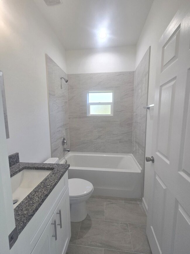 Building Photo - Brand new 4/2/2  House