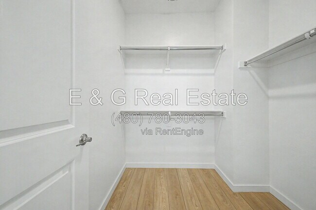 Building Photo - 2771 S Chippewa Dr