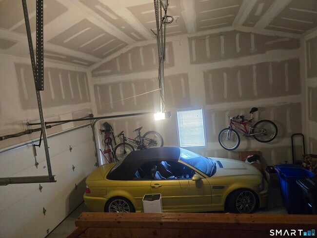 Building Photo - 57 Beachside Ave