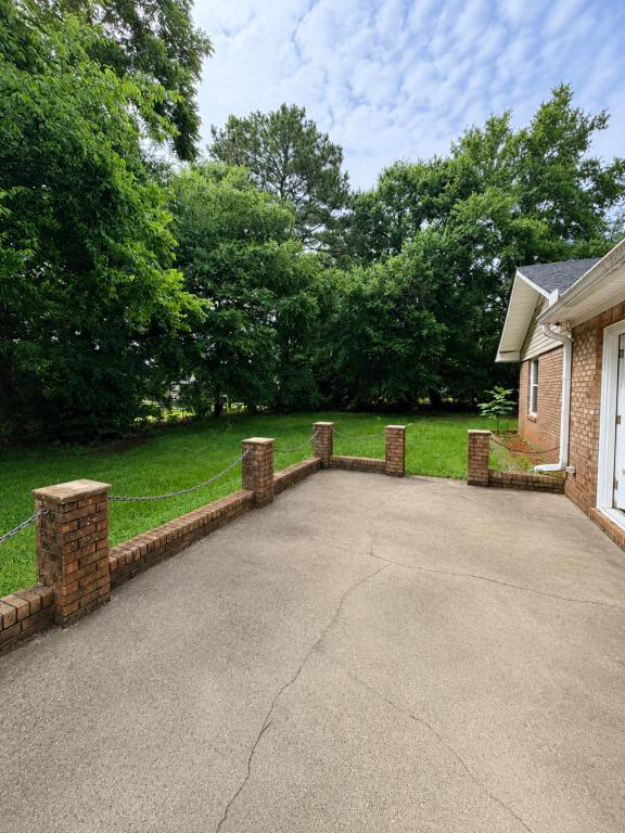 Building Photo - 302 Richland Dr