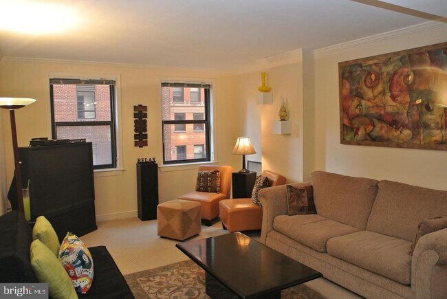 Building Photo - 616 E St NW