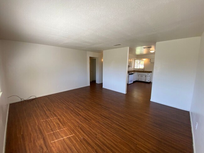 Building Photo - Tulare Home for Rent coming soon!