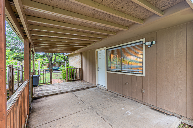 Building Photo - 3728 Yosemite Dr