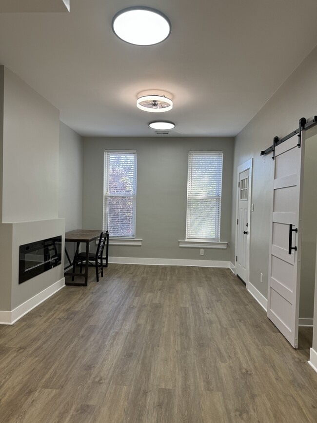 Building Photo - 620 S Oakley Blvd
