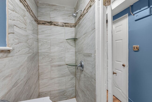 Building Photo - Woodcrest