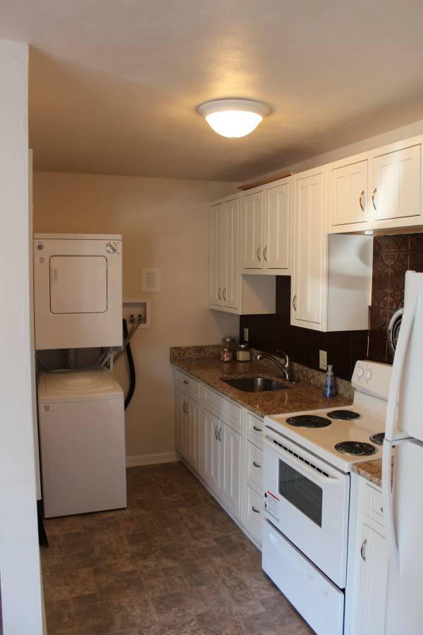 Building Photo - The Greenbrier Apartments