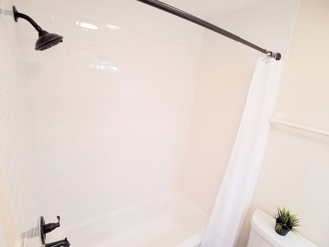Building Photo - FOR RENT! Gorgeous First Floor Remodeled 2...