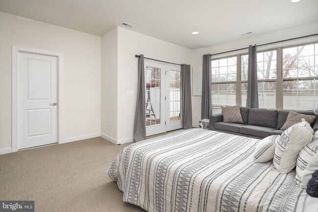 Building Photo - 7933 Turtle Crk Cir